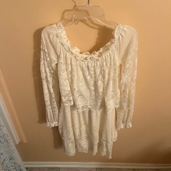 NWT Show Me Your Mumu Bess Lace Tiered Off the Shoulder Dress in Cream - Picture 5 of 8